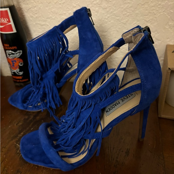 Steve Madden Size 8 Fringly Electric Blue Strappy Fringed High Heel Sandals - Picture 3 of 6